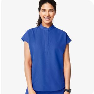 FIGS RAFAELA SCRUB TOP: MEDIUM, WINNING BLUE. LIMITED EDITION COLOR! NWT.